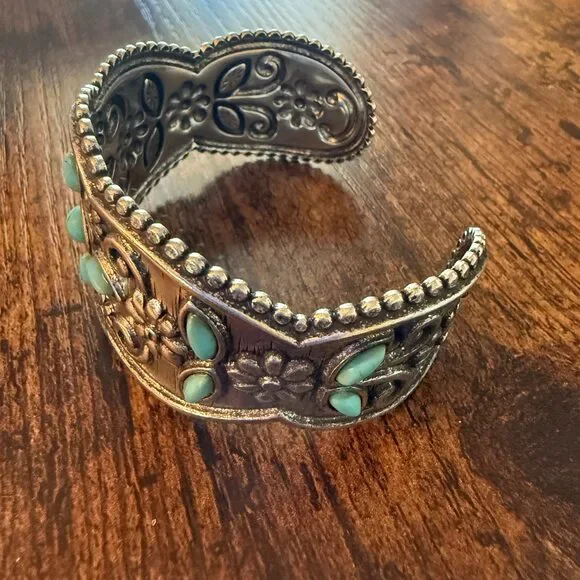 Western Cowgirl Turquoise Gemstone Floral Wide Cuff Bracelet in Mixed Metals - Picture 11 of 11